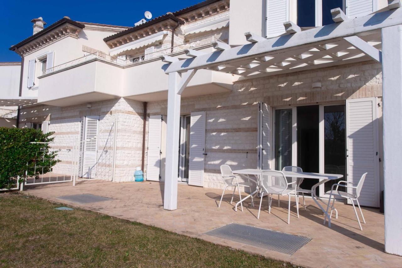 S018 - Sirolo, Nuovissimo Trilocale In Pietra Con Giardino Dx Daire Dış mekan fotoğraf