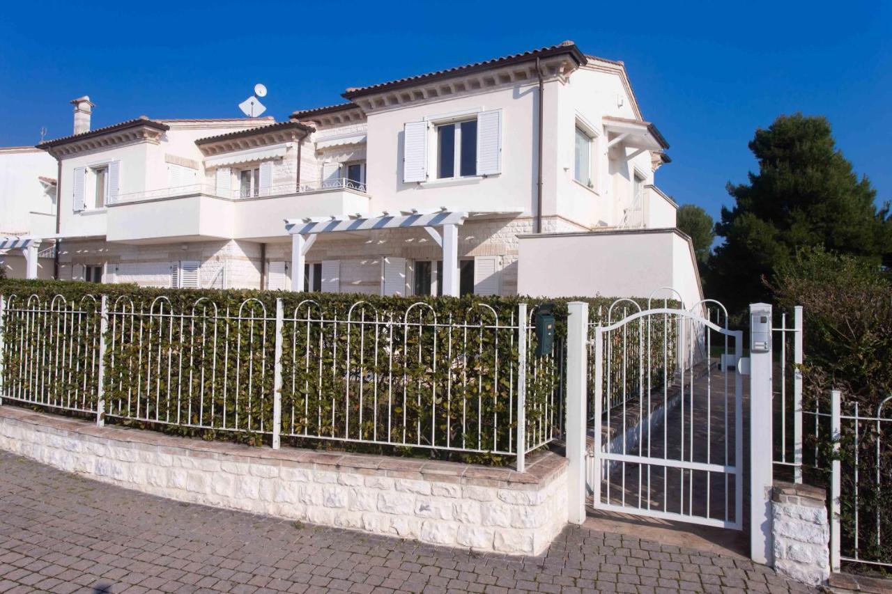 S018 - Sirolo, Nuovissimo Trilocale In Pietra Con Giardino Dx Daire Dış mekan fotoğraf